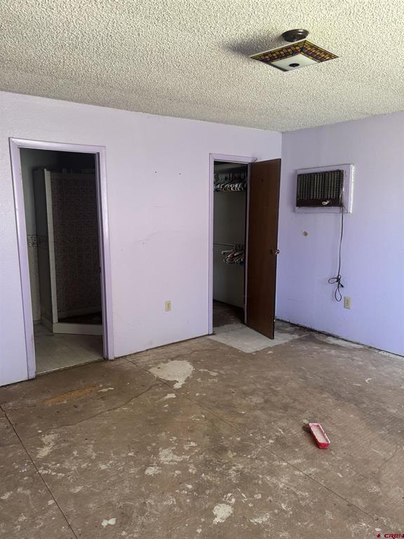 1081 E 5th Street Property Photo 12