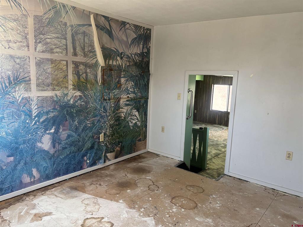 1081 E 5th Street Property Photo 24