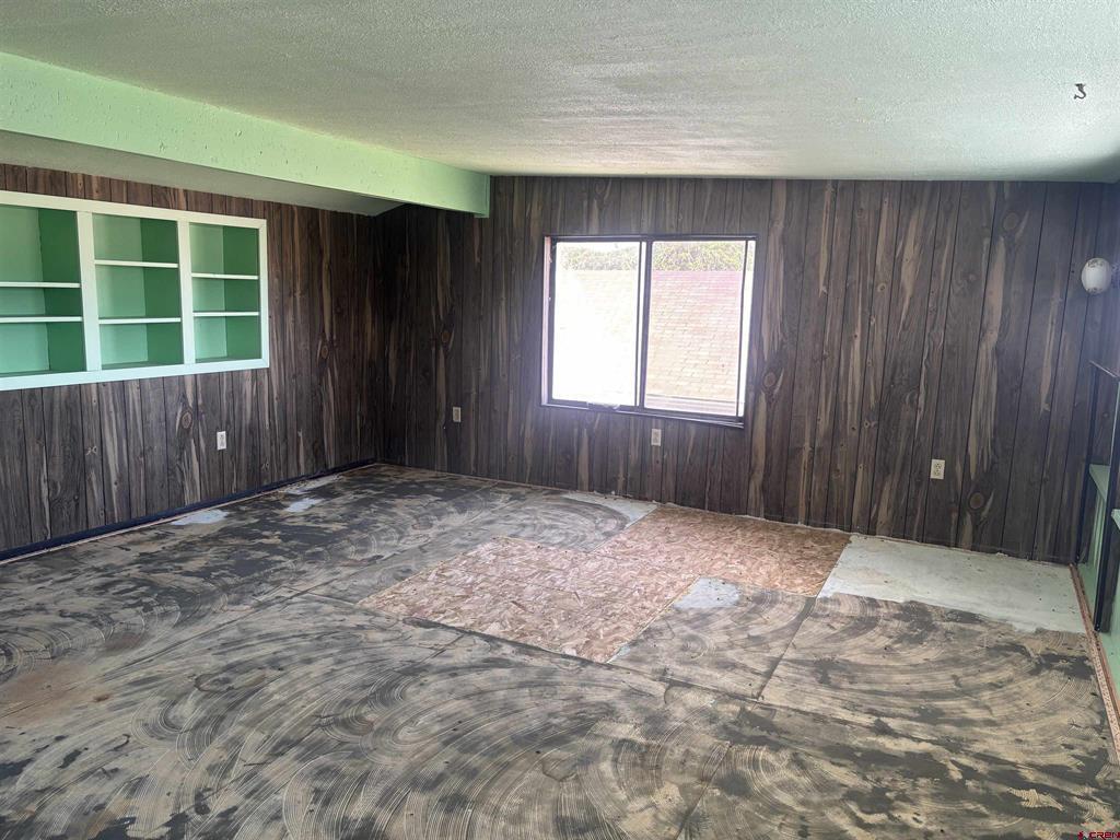 1081 E 5th Street Property Photo 25