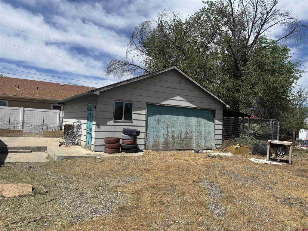 1081 E 5th Street Property Photo 30