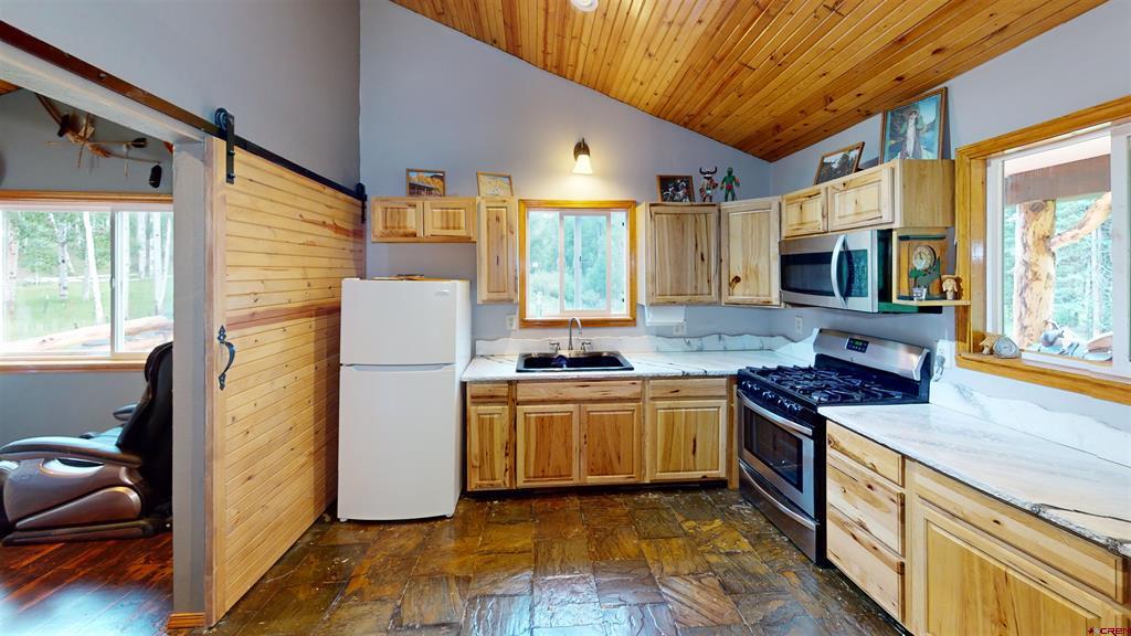 20970 Forest Service Road 250 Property Photo 4