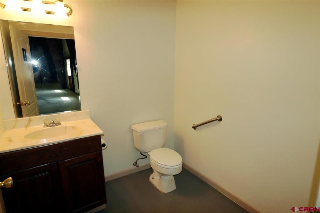 2011 Industrial Road Property Photo 11