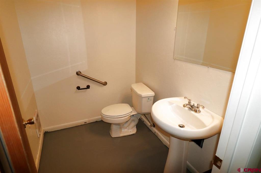 2011 Industrial Road Property Photo 12