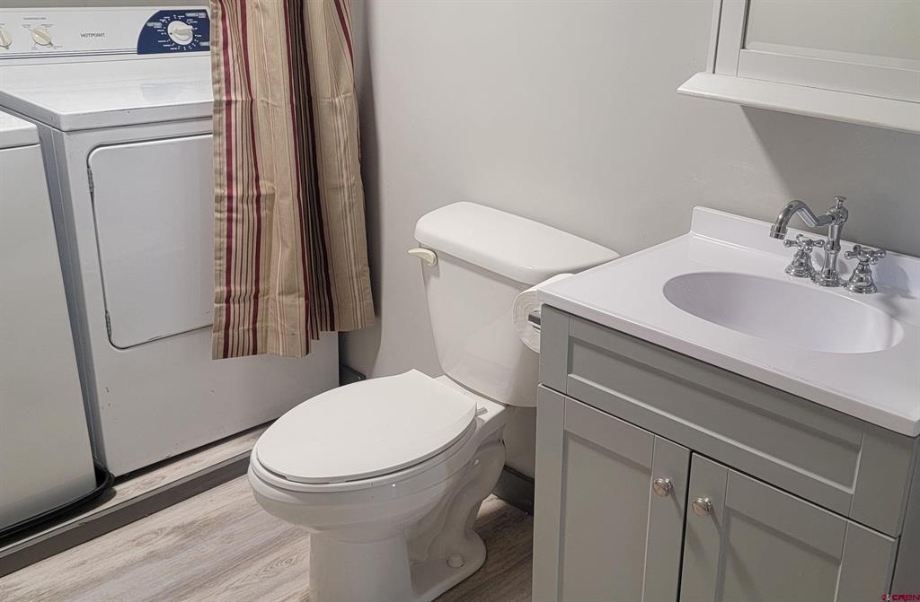 1010 Oak Street Property Photo 19