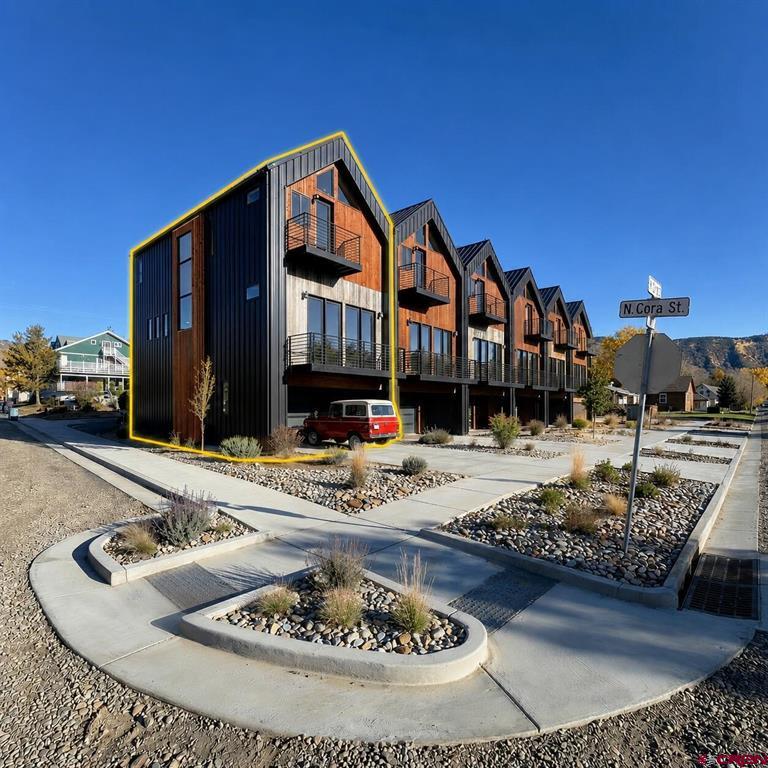 604 Charles Street Property Photo 2