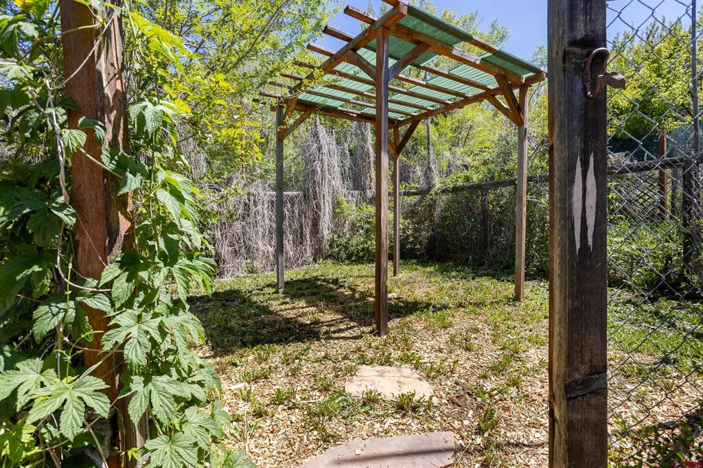 128 Colorado Avenue Property Photo 27
