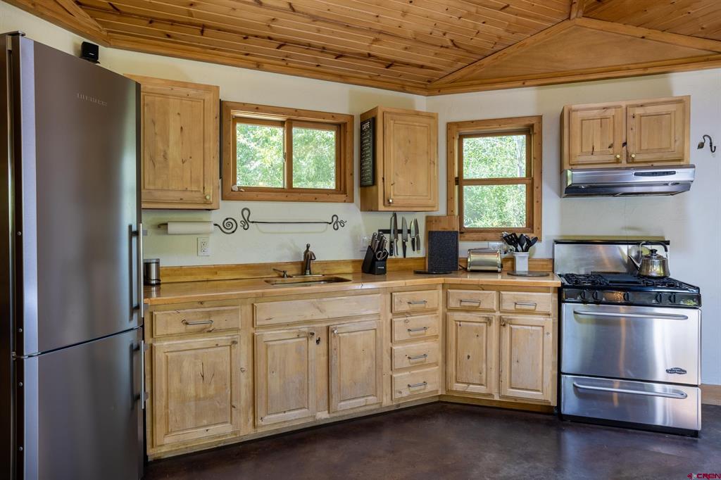 128 Colorado Avenue Property Photo 30
