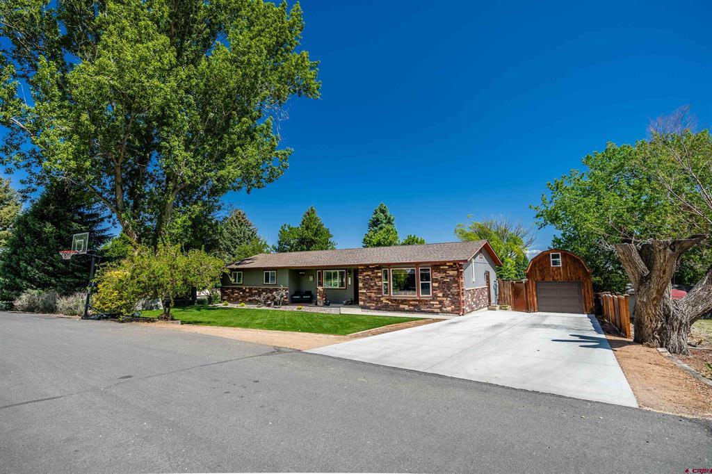 66111 Juniper Court Property Photo 3