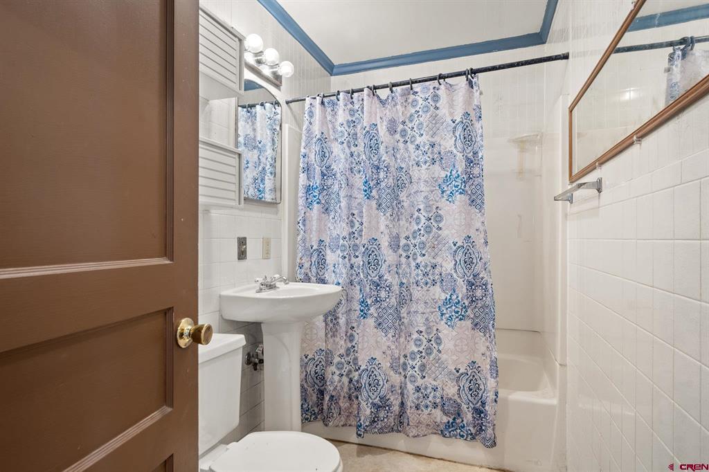 829 Leon Street Property Photo 18