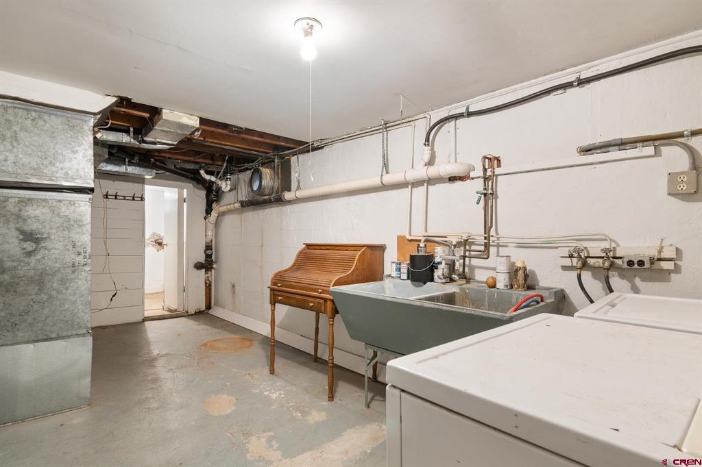 829 Leon Street Property Photo 26
