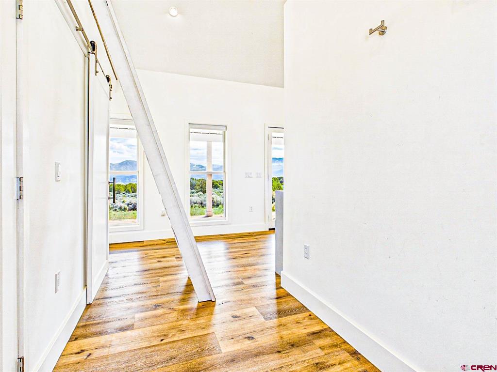 3530 Black Canyon Road Property Photo 9