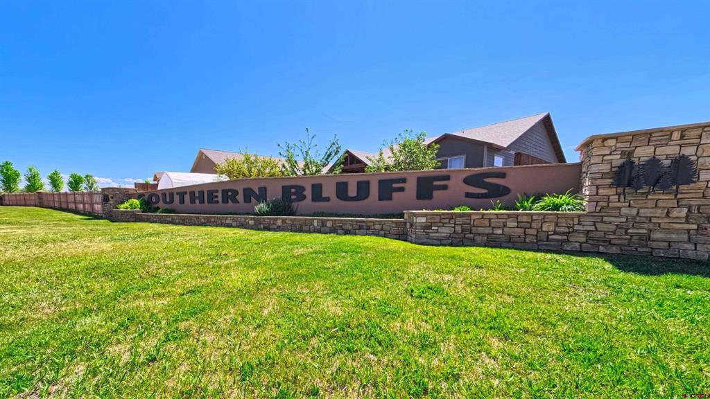 1101 Bluffs Boulevard Property Photo 10