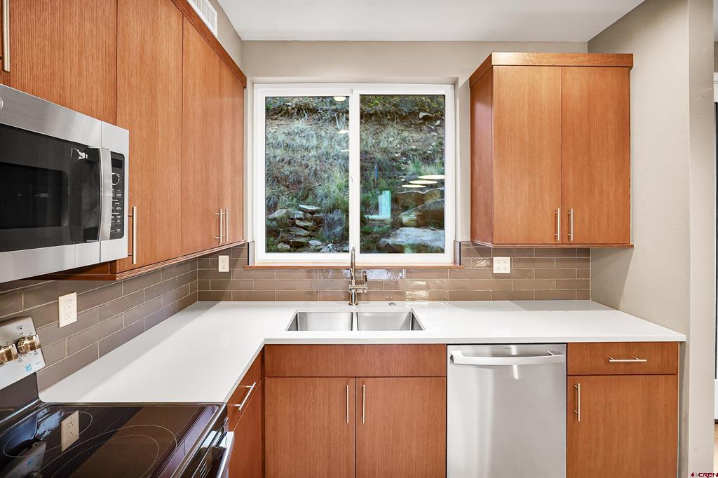 760 Goeglein Gulch Road Property Photo 10
