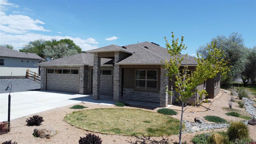 545 Se Stonebridge Drive Property Photo 3
