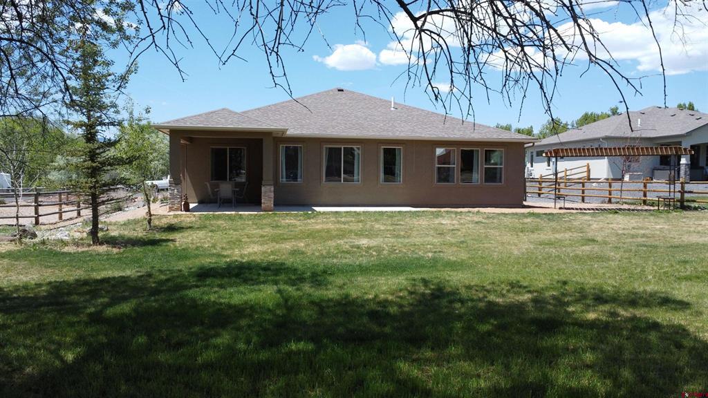545 Se Stonebridge Drive Property Photo 4