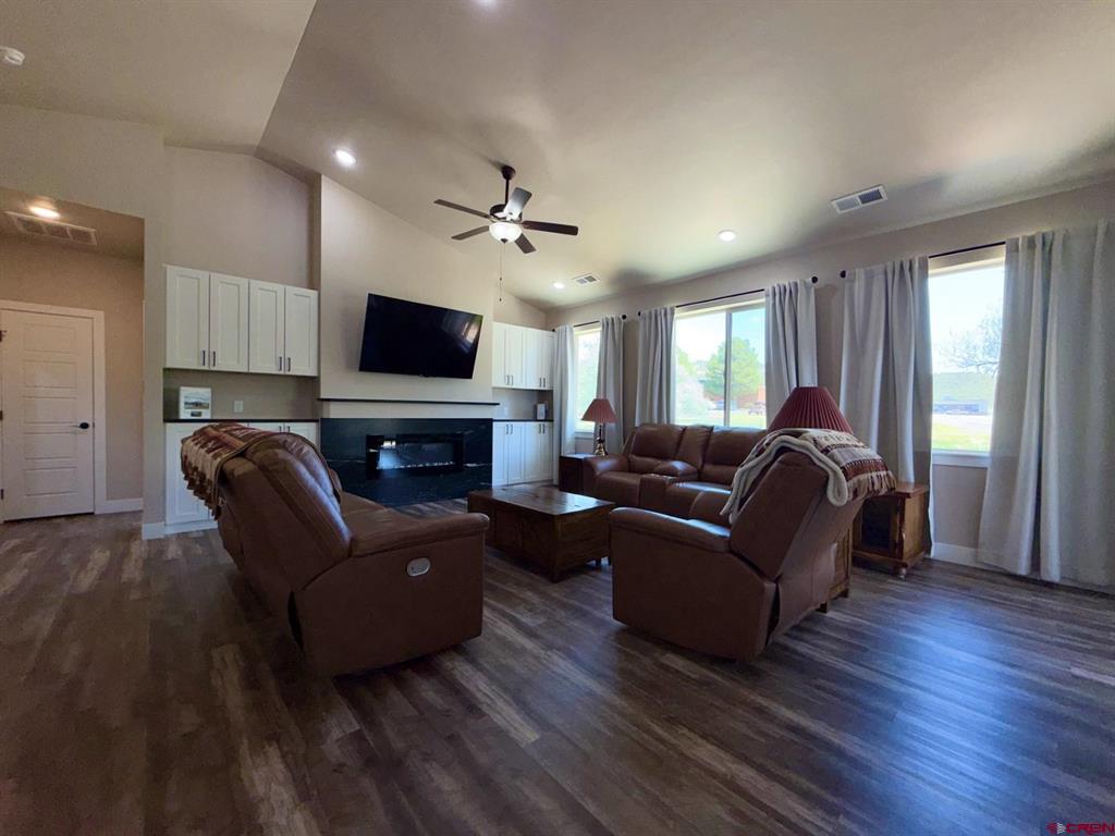545 Se Stonebridge Drive Property Photo 10