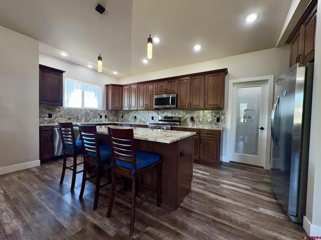 545 Se Stonebridge Drive Property Photo 13