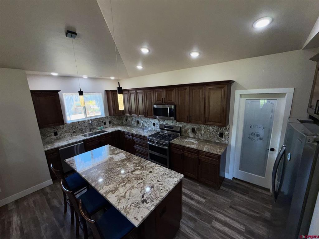 545 Se Stonebridge Drive Property Photo 14
