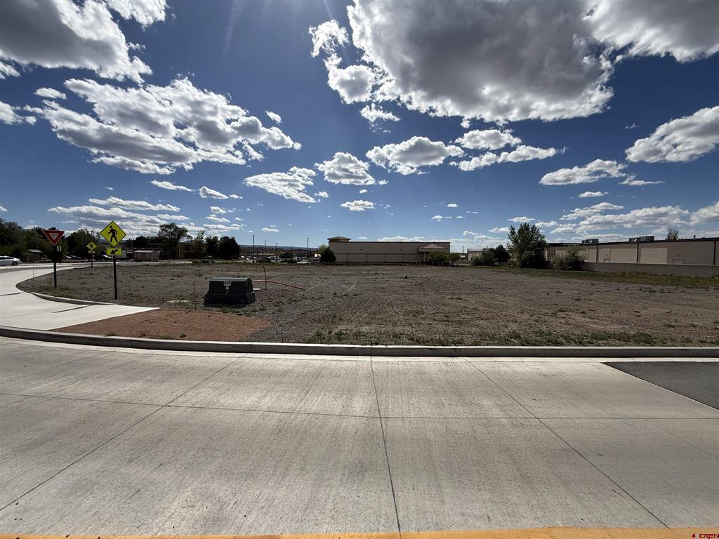 1595 E Oak Grove Road Property Photo