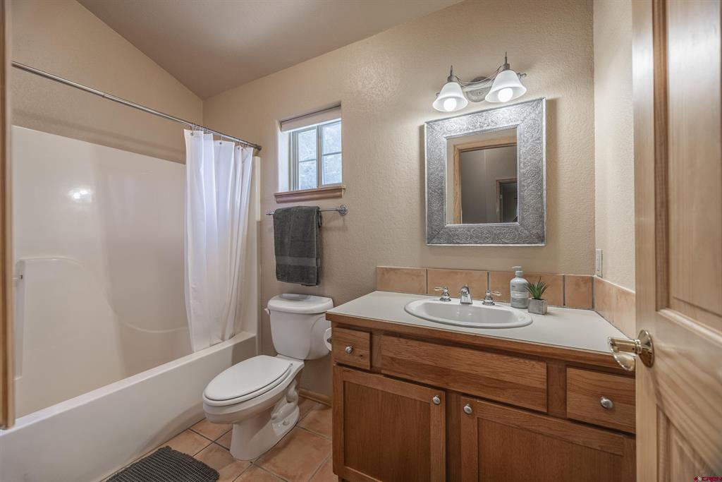 1570 Oak Street Property Photo 33
