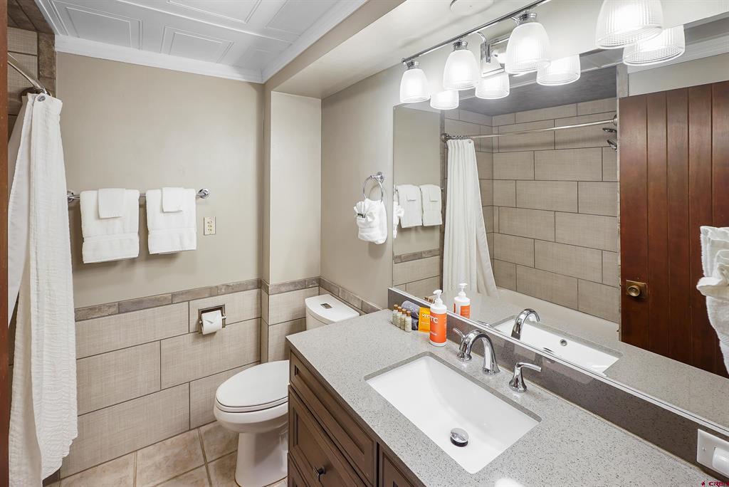 314 N Tamarron Drive Property Photo 12