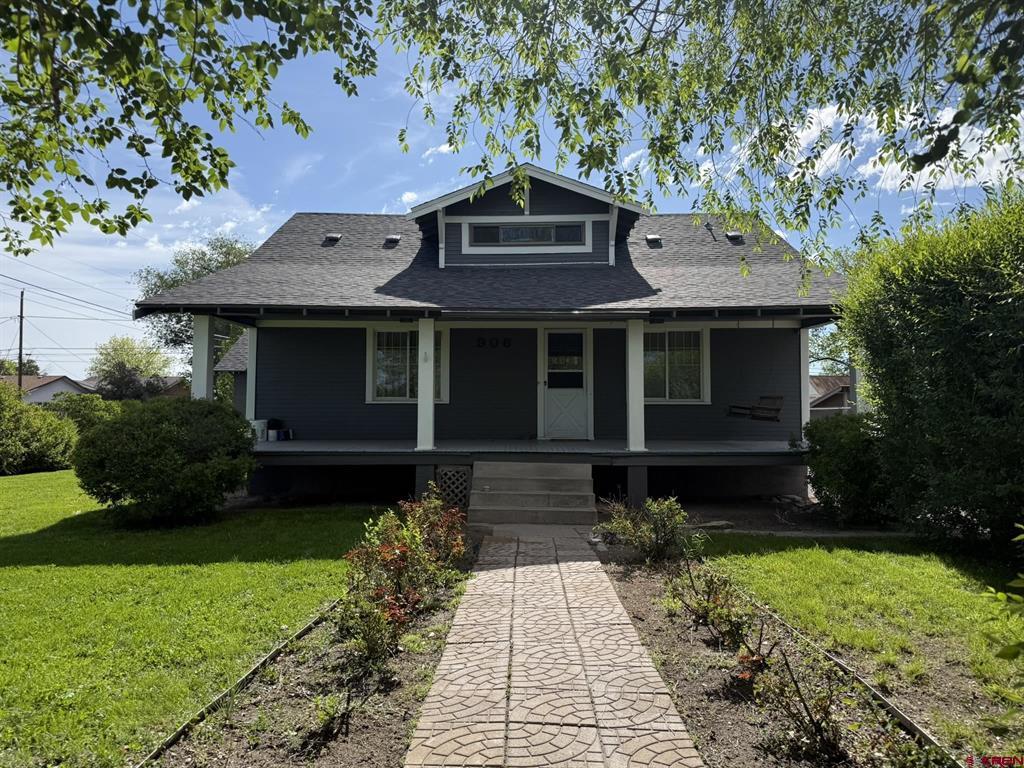 906 Leon Street Property Photo 1