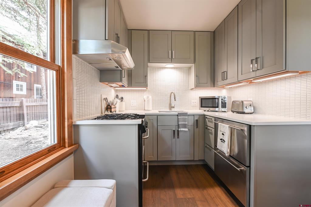 104 Whiterock Avenue Property Photo 32