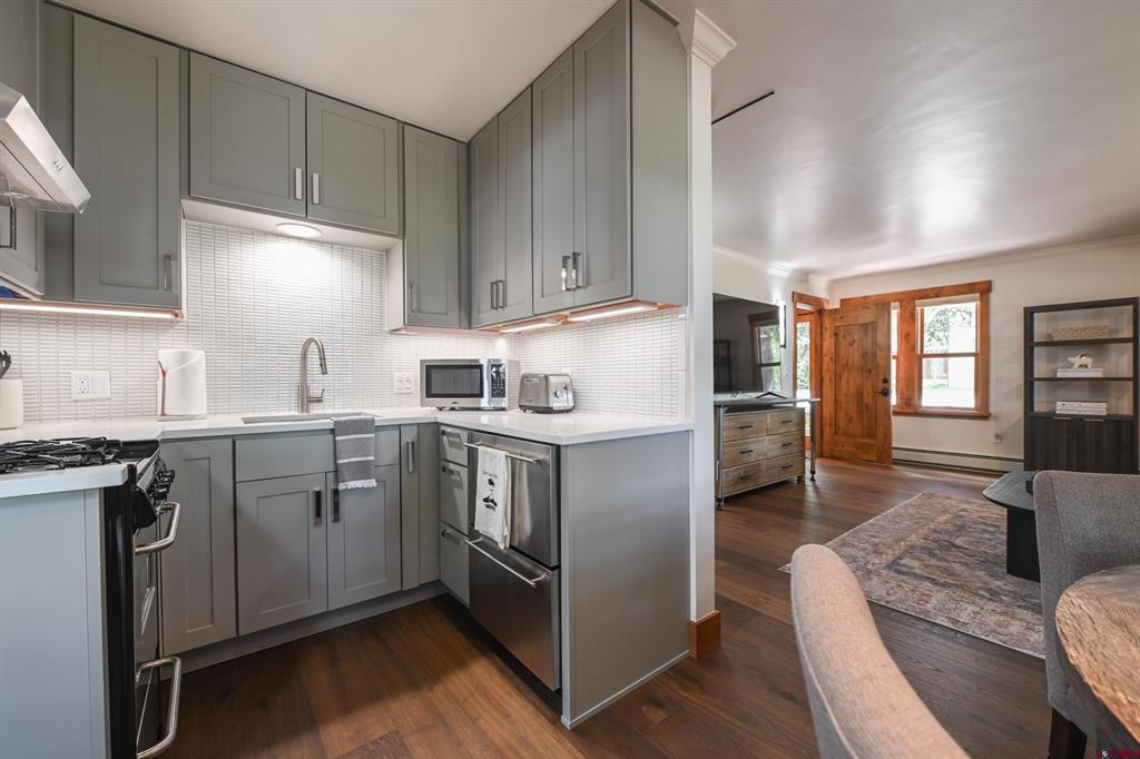 104 Whiterock Avenue Property Photo 35