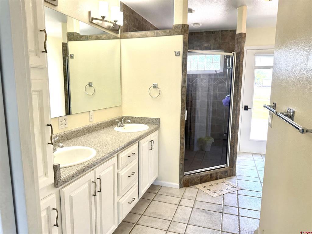 498 1775 Court Property Photo 31