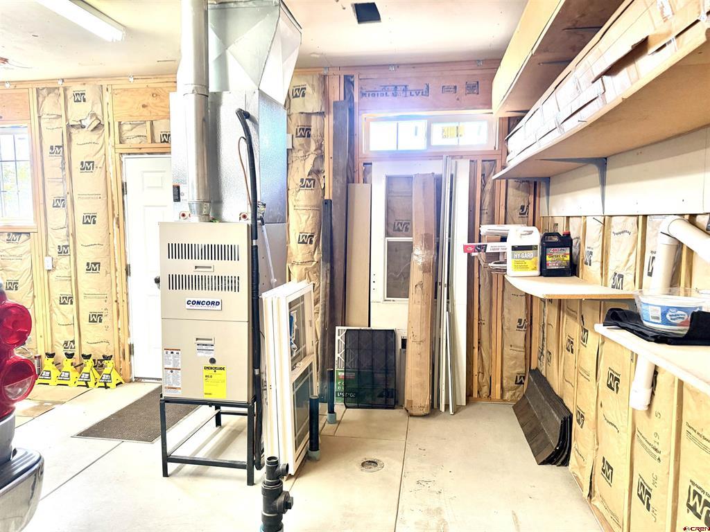 498 1775 Court Property Photo 44