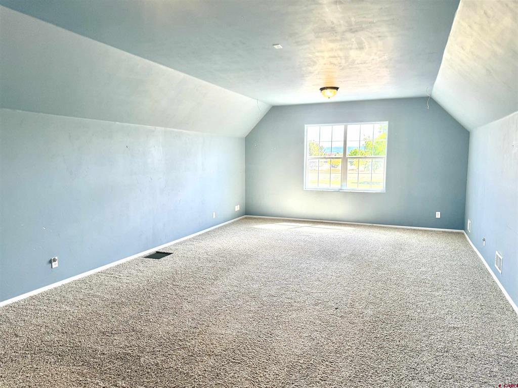 498 1775 Court Property Photo 45