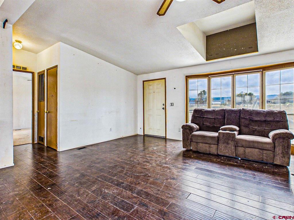 15484 Peach Road Property Photo 8