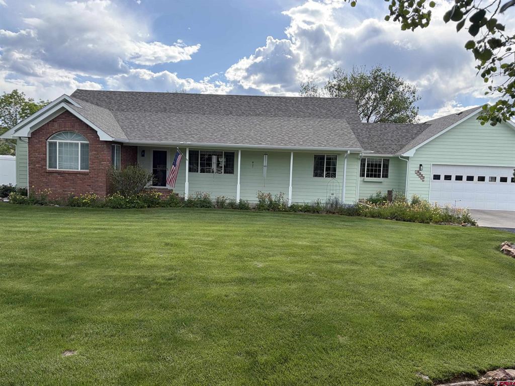 20691 Tulip Circle Property Photo 3