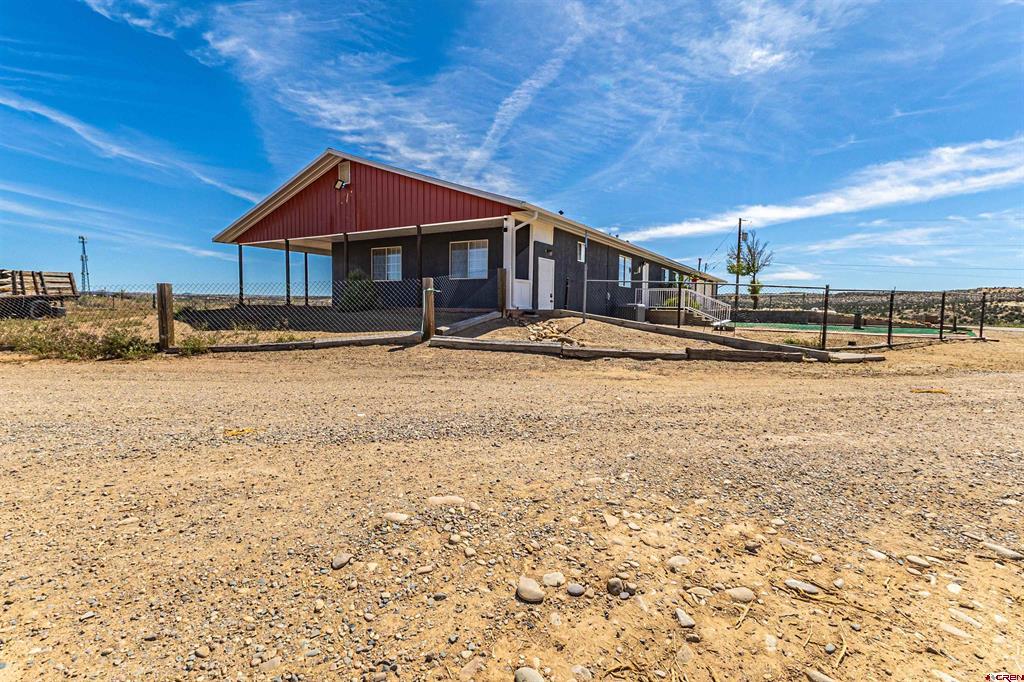 1633 2 Rd Property Photo 3