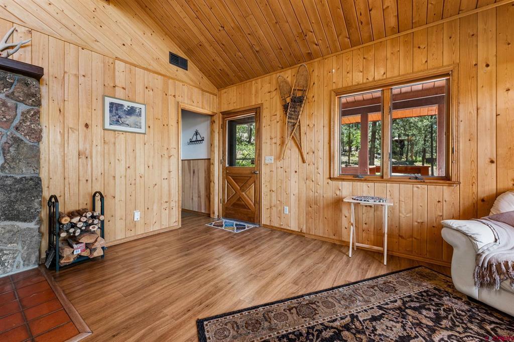 1024 Deer Ridge Drive Property Photo 8