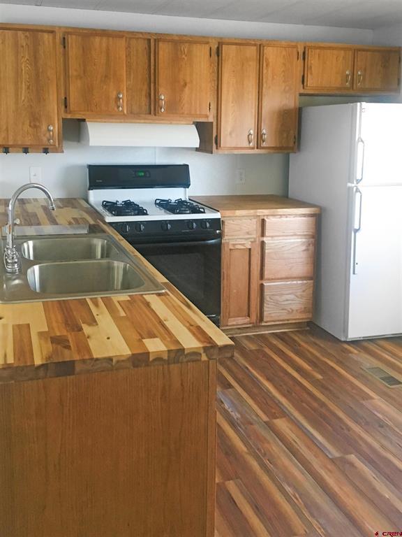 910 Memorial Drive Property Photo 8