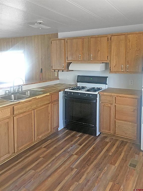 910 Memorial Drive Property Photo 9