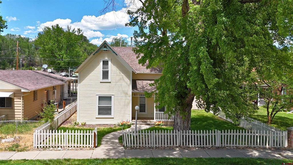322 E Orchard Street Property Photo 4
