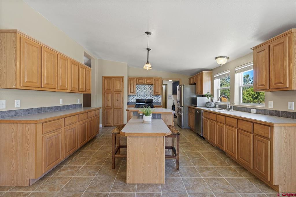 21 Valley Trail Property Photo 3