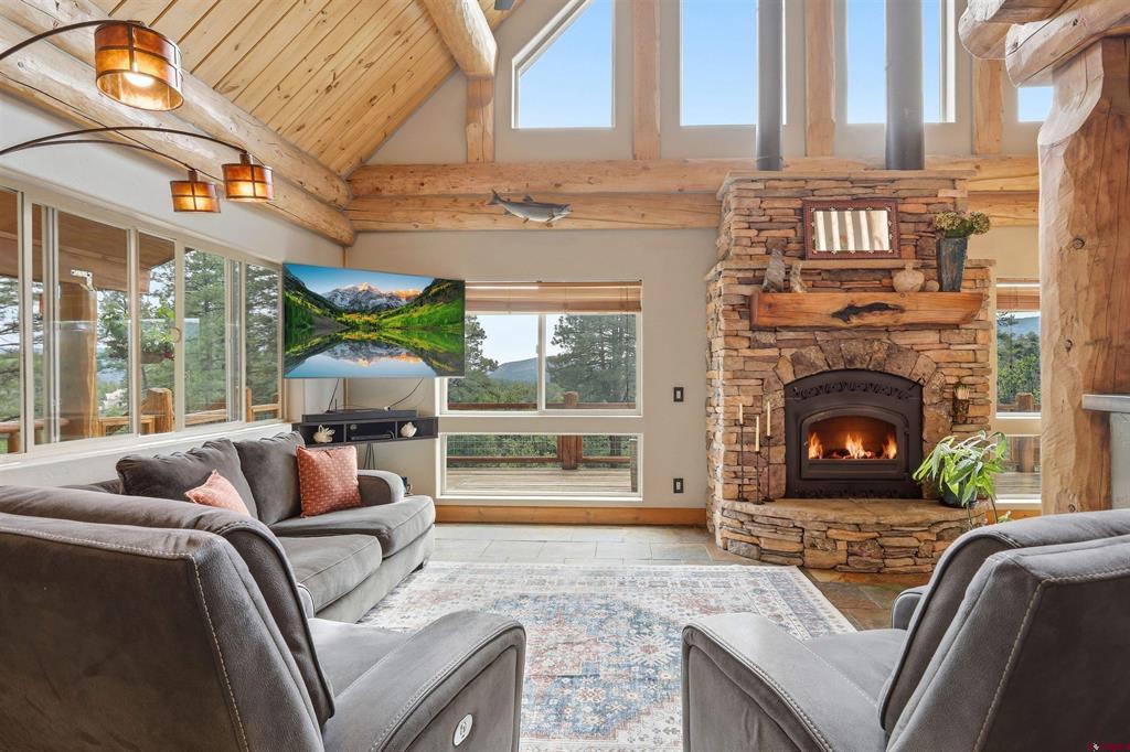 1083 Deer Trail Property Photo 4