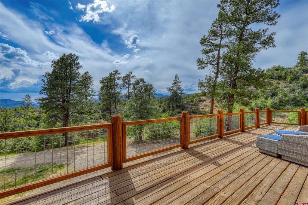 1083 Deer Trail Property Photo 6