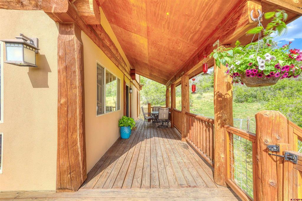1083 Deer Trail Property Photo 8