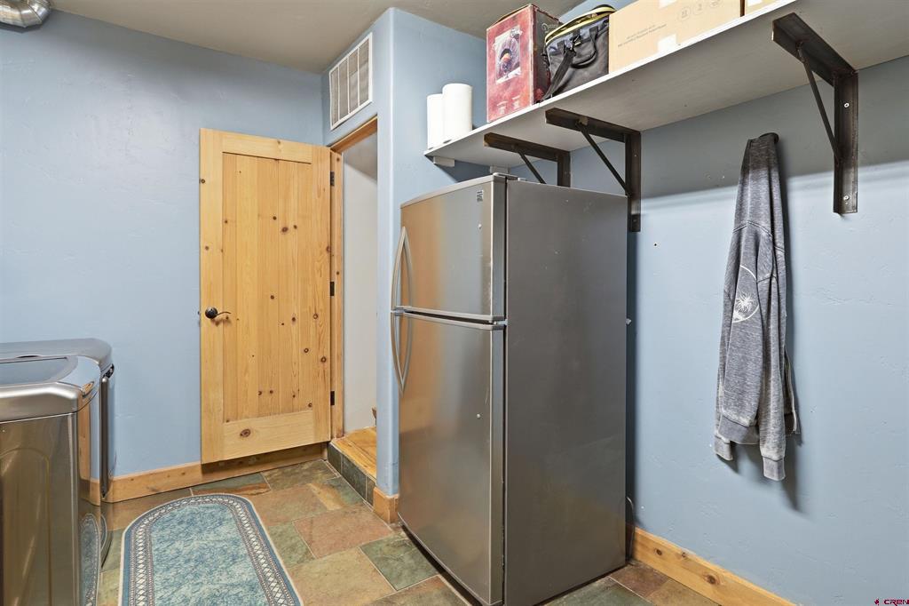 1083 Deer Trail Property Photo 37