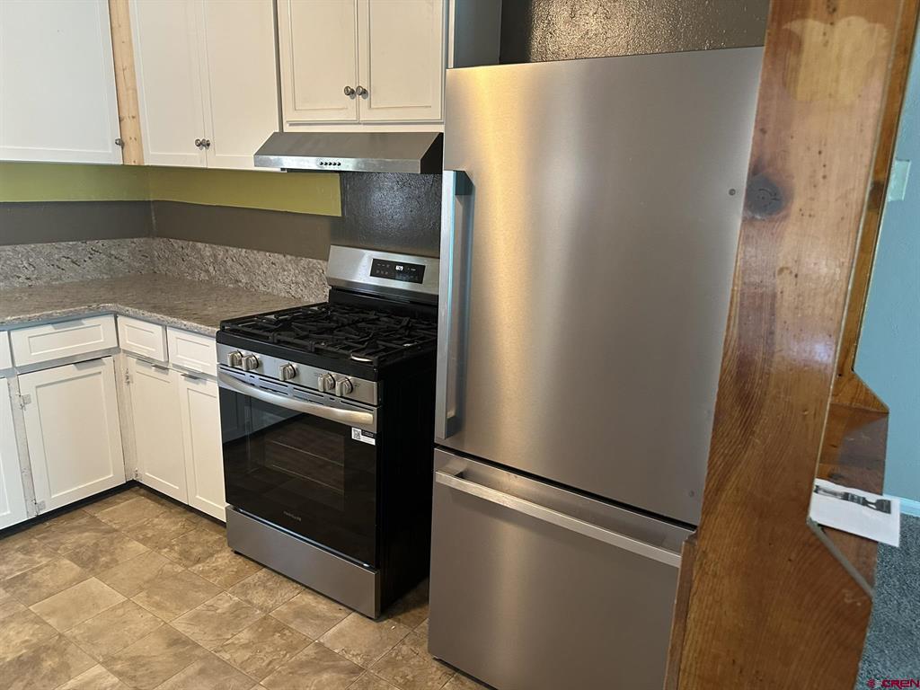 435 S Elm Street Property Photo 7