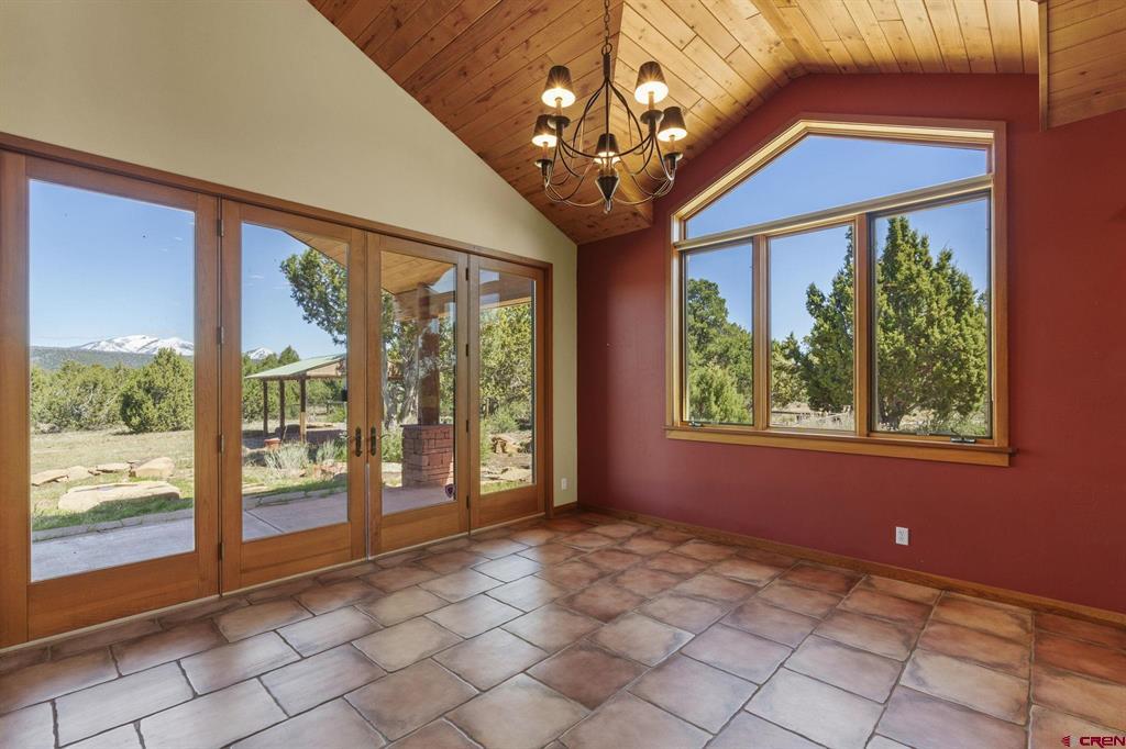 595 Sand Ridge Court Property Photo 10