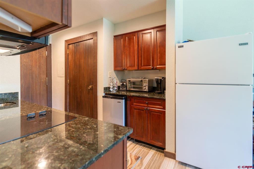 314 N Tamarron Drive Property Photo 12