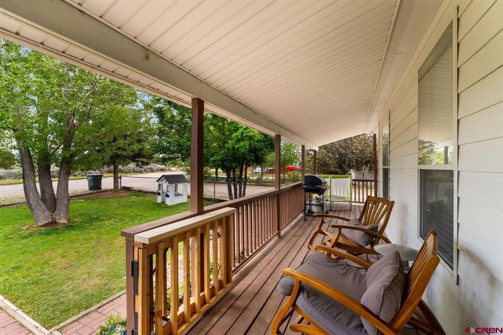 50 Pioneer Circle Property Photo 2