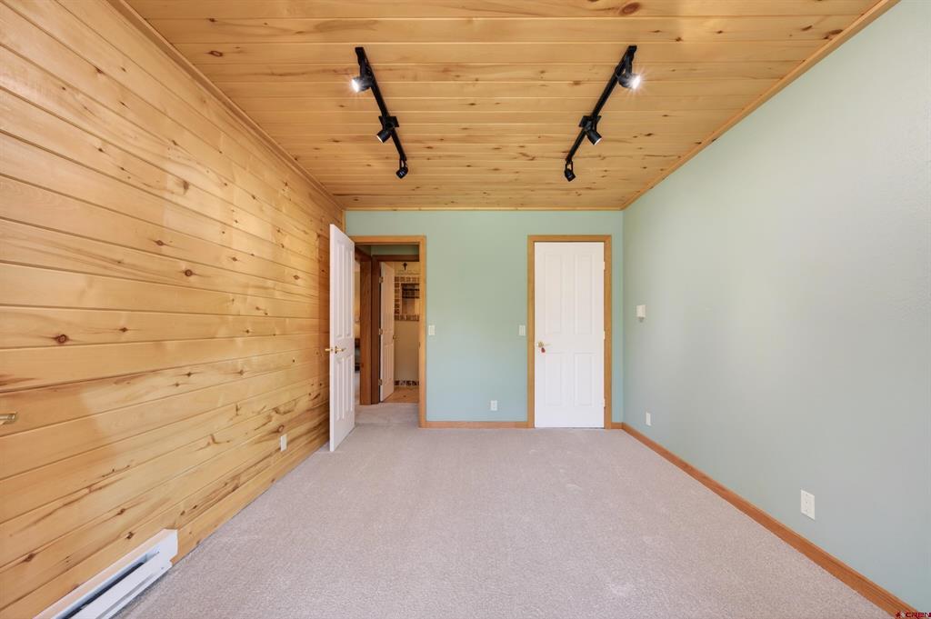 404 Fairway Lane Property Photo 15
