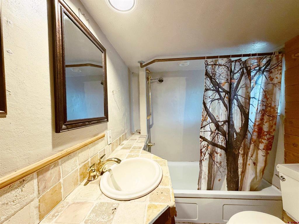 865 W Main Street Property Photo 10