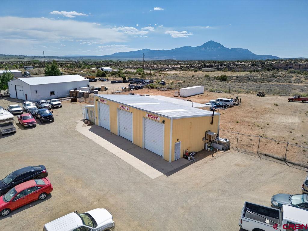2101 S Broadway Property Photo 4